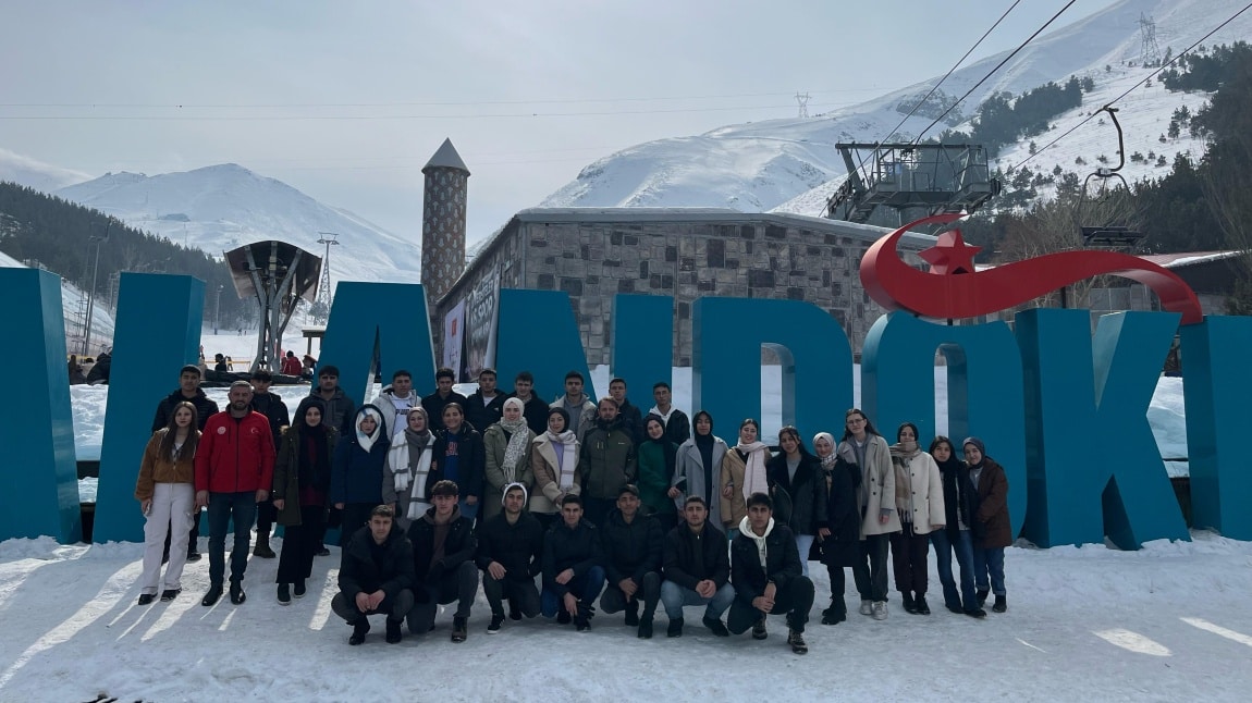 ÖĞRENCİLERİMİZ PALANDÖKEN'DE