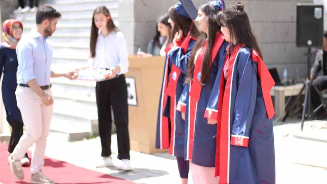 YENİ BAŞLANGIÇLARA